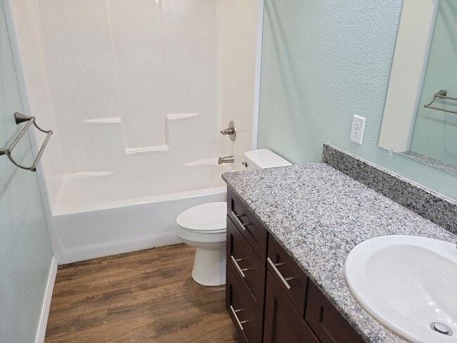 Building Photo - rf2616