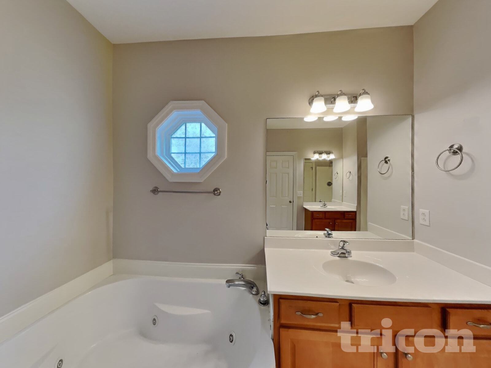 Building Photo - 4412 Spring Cove Dr