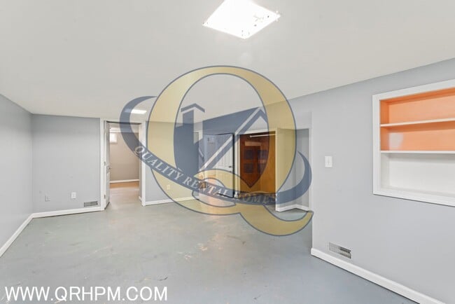 Building Photo - Available Now in Fenton!!!