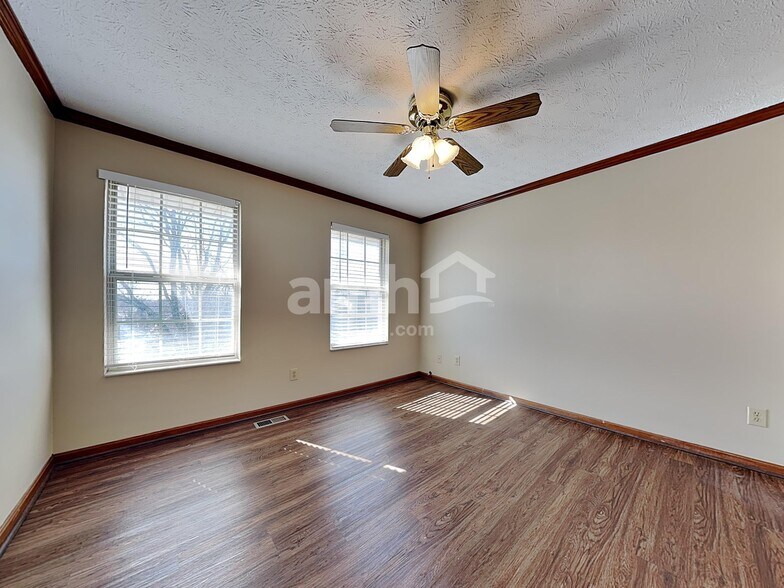 Building Photo - 6471 Willow Bend Dr