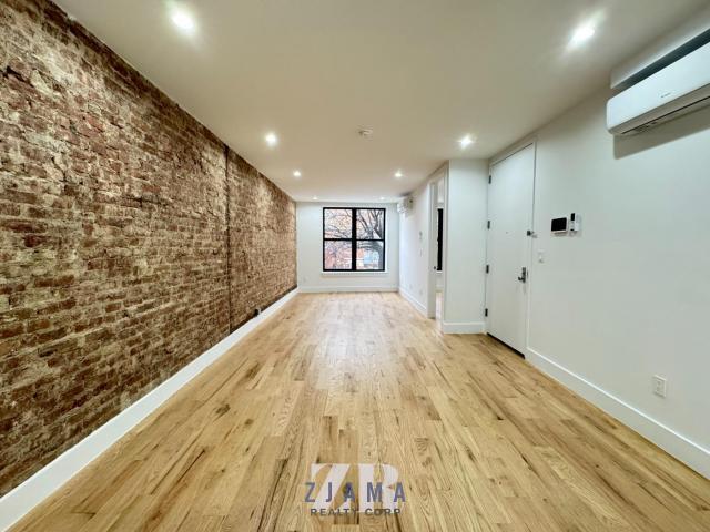 Building Photo - 3 bedroom in Brooklyn NY 11226