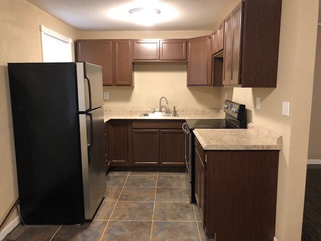 Building Photo - Lovely 3 Bed 1 Bath Home
