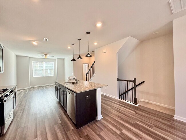 Building Photo - **OFFERING WAIVED APPLICATION FEES & $200 MOVE IN PROMOTION** Stunning 3BD, 2.5BA Raleigh Townhom...