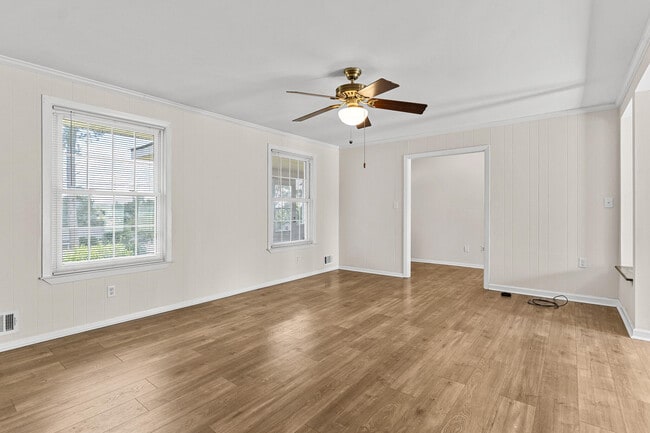 Building Photo - 2574 Richmond Hill Rd