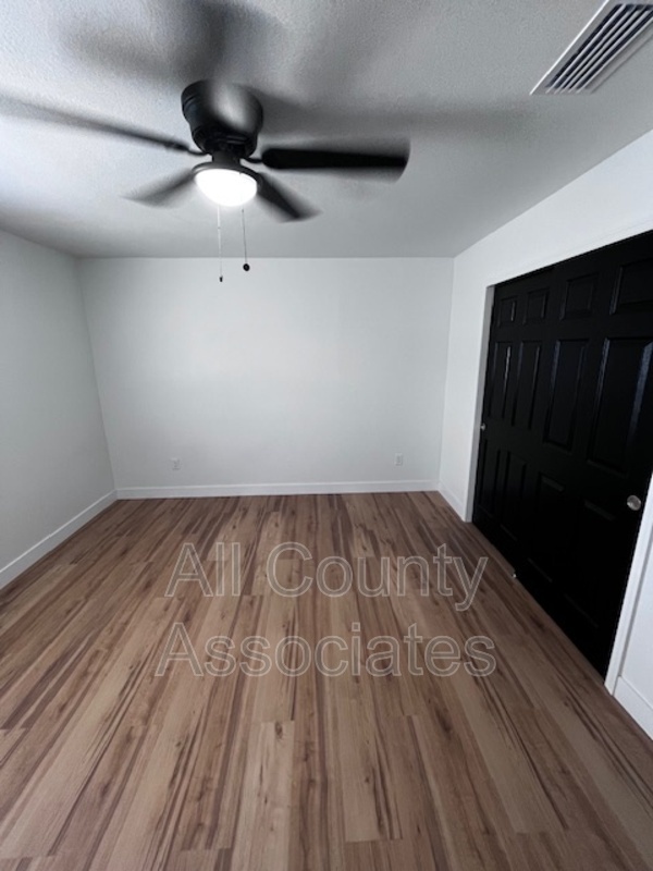 Building Photo - 2273 Norman Dr
