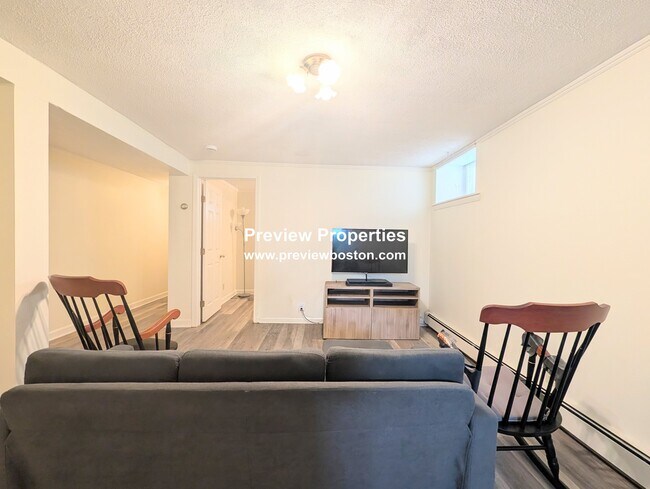 Building Photo - 17 Matchett St