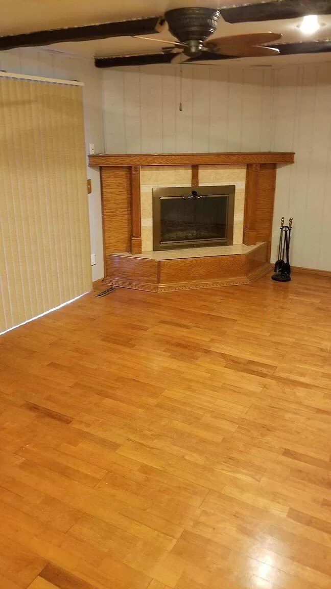 Building Photo - 1628 Sheffield Dr