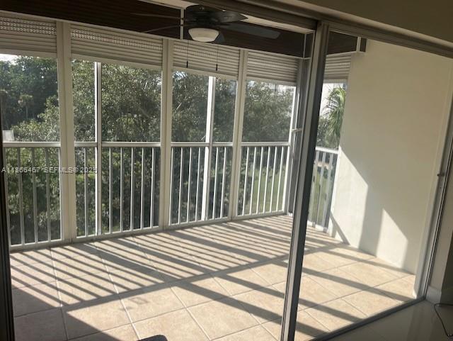 Building Photo - 3200 N Palm Aire Dr