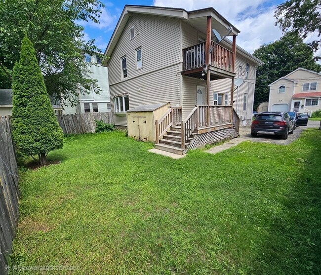 Building Photo - 5 Brookdale St