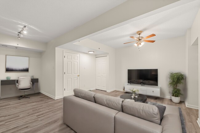 Building Photo - Studio Condo Steps from Piedmont Park!