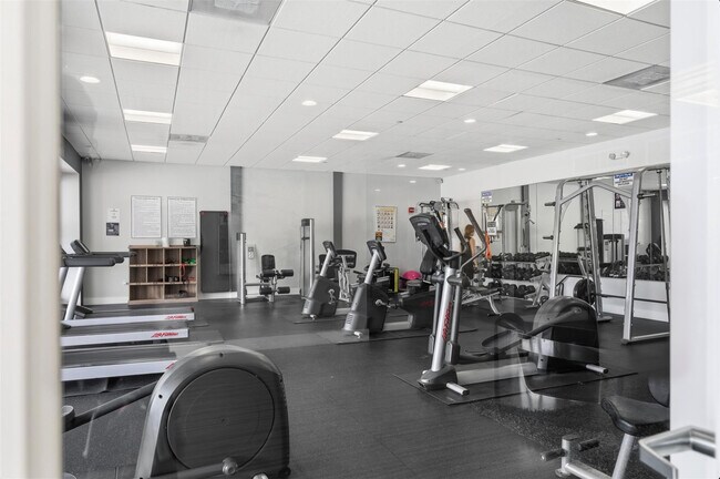 Building Photo - 3675 N Country Club Dr