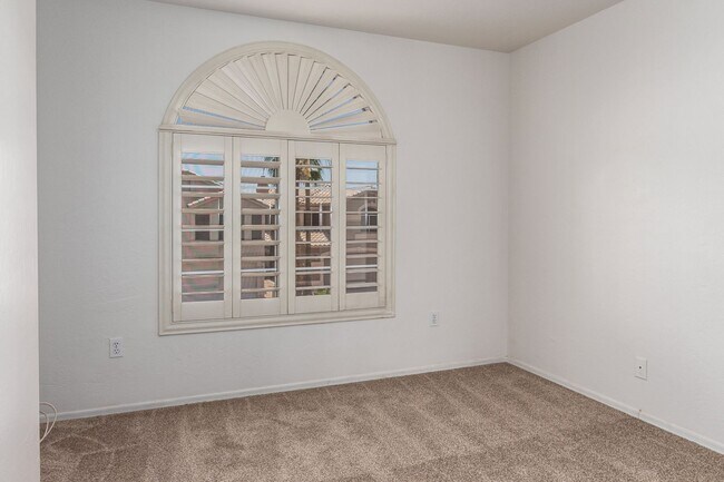 Building Photo - Ahwatukee Foothills Home in Prime Location!