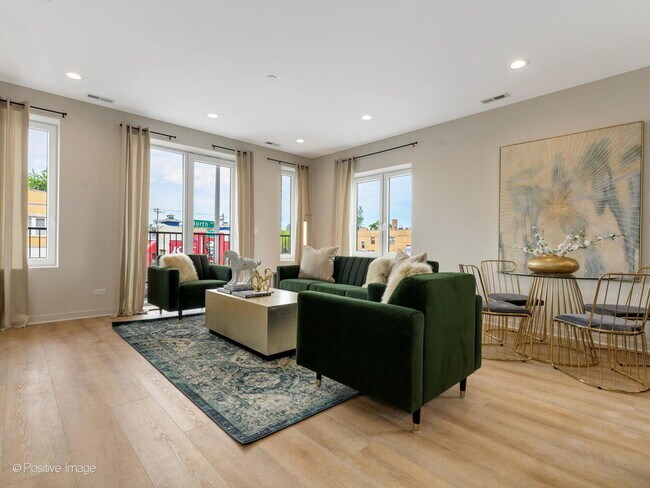 Building Photo - 6035 W North Ave