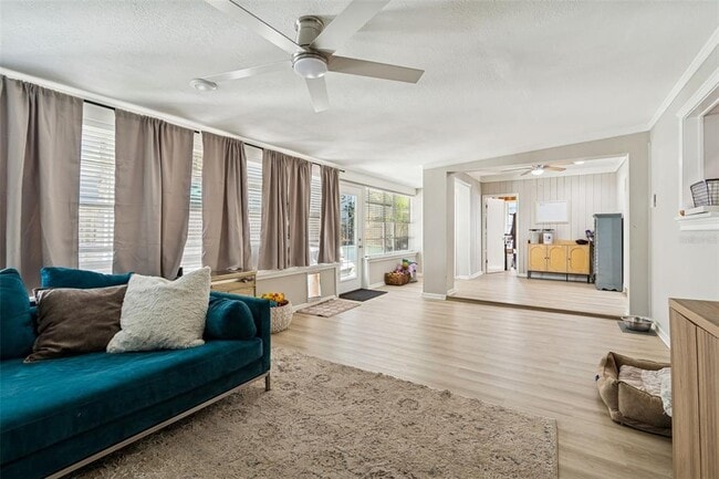 Building Photo - 2302 S Arrawana Ave