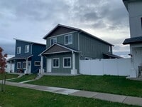 Building Photo - Post Falls Crown Pointe Home