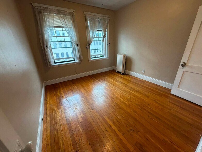 Building Photo - 313 Allston St