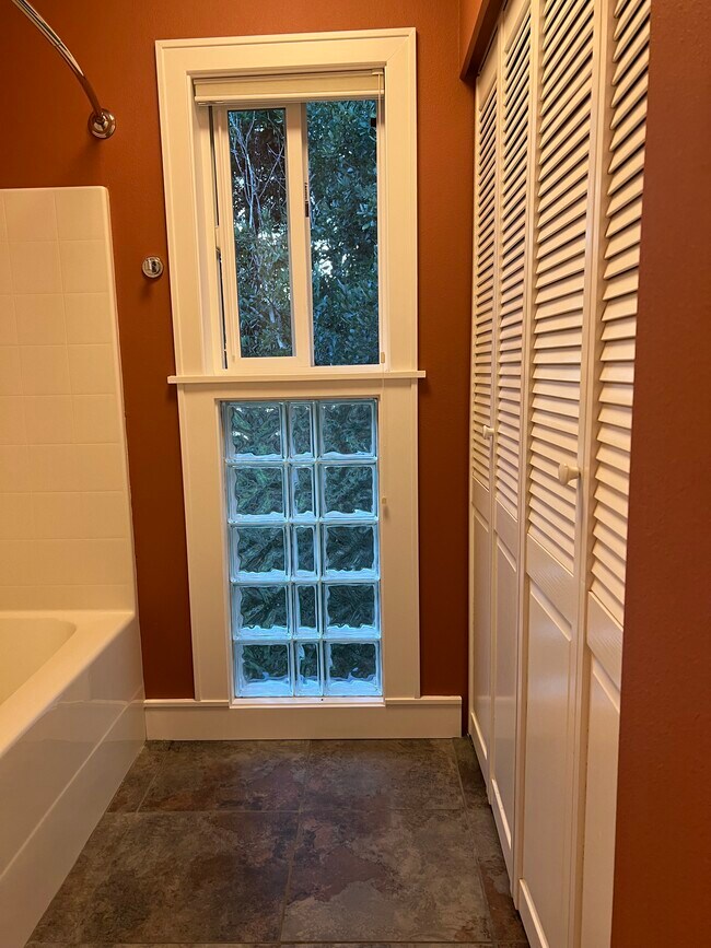 Building Photo - 8654 E Caraway Rd