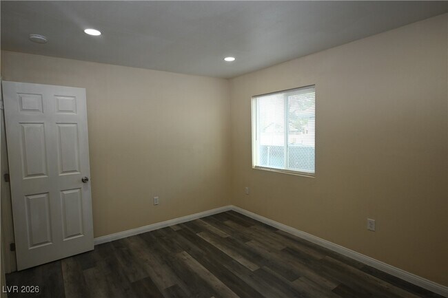 Building Photo - 2830 Cedar St