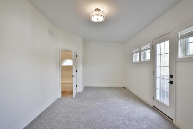 Building Photo - 125 S Knox St