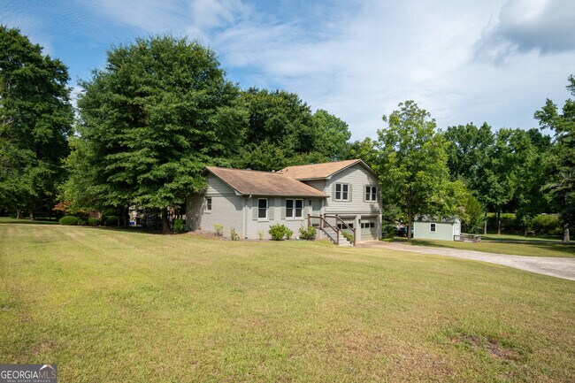 Building Photo - 1030 Carriage Hill Rd