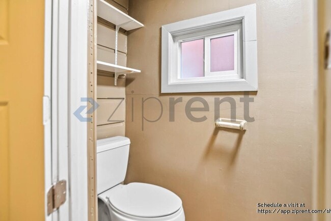 Building Photo - Unit 1