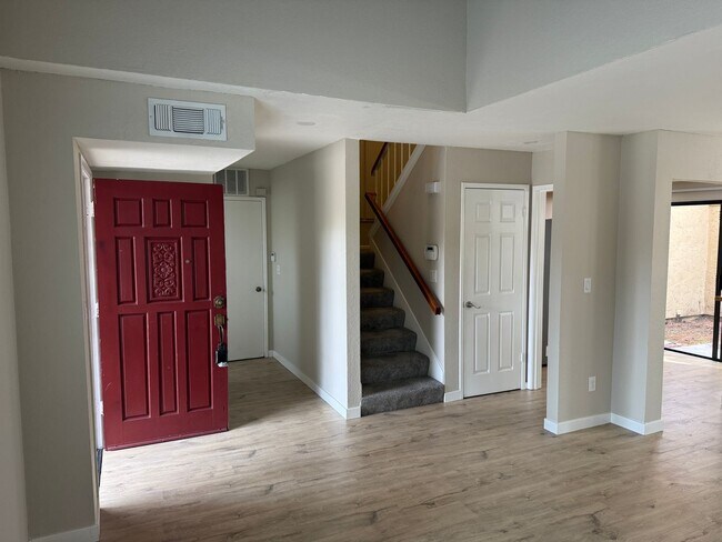 Building Photo - Updated 3 Bedroom 2.5 Bath 2 Story Condo Fairfield *Star Rentals