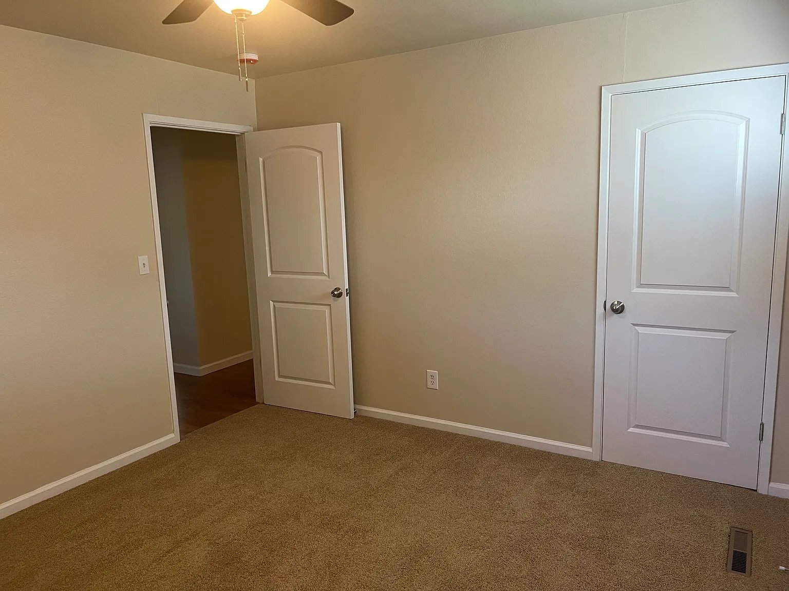 Building Photo - 1219 Burbank Ave