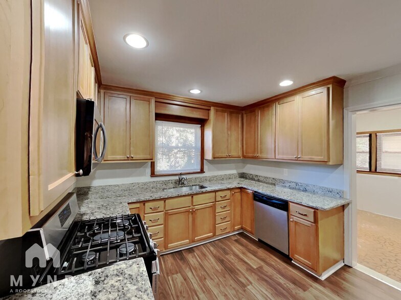 Building Photo - 1201 Manchester Ln