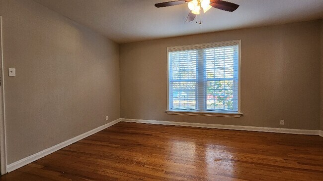 Building Photo - 1032 Sanford Ave