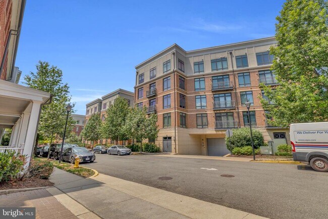 Building Photo - 915 N Patrick St