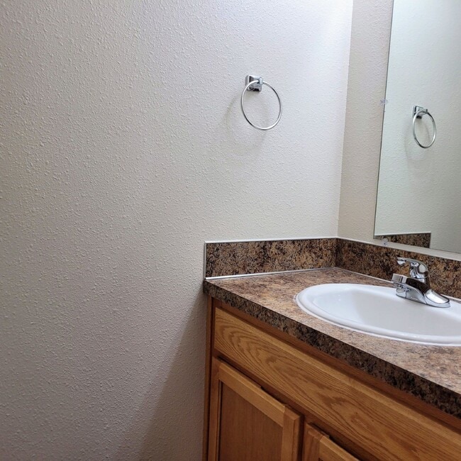 Building Photo - 450 Maylea Pl