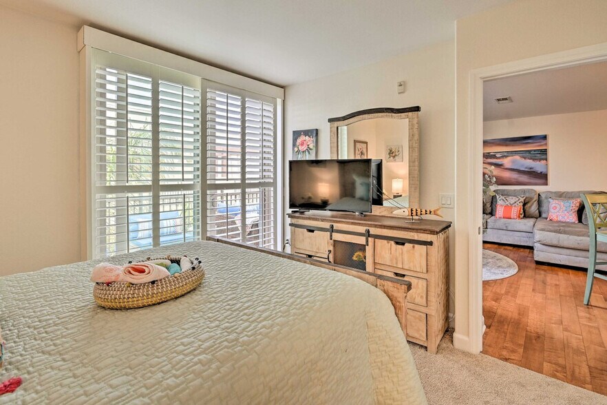 Building Photo - 1016 Costa Pacifica Way