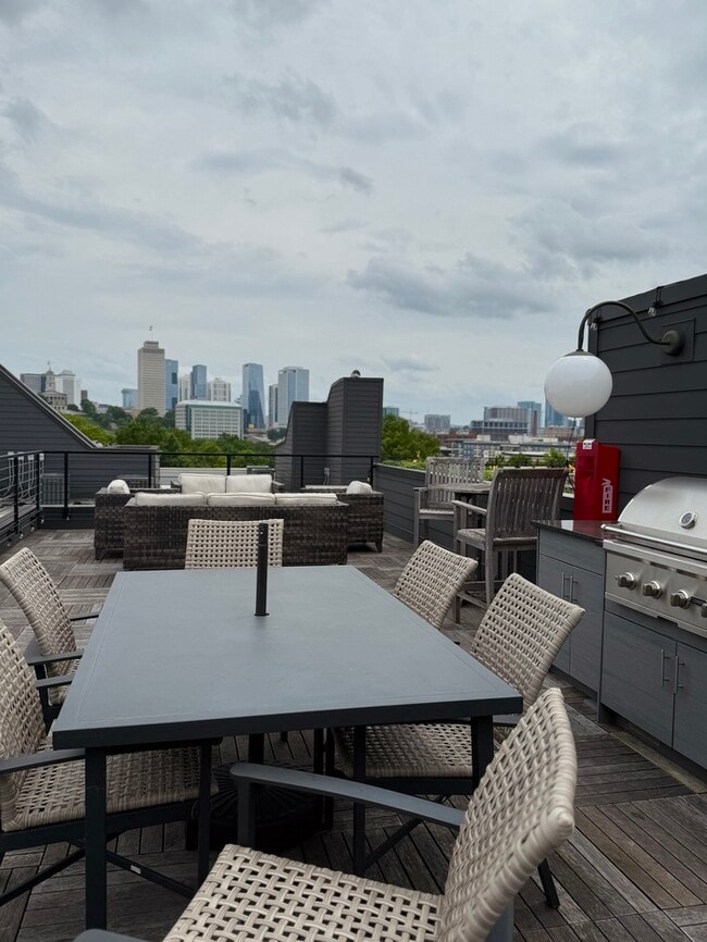 Building Photo - Cozy 1 Bed & 1 Bath Apartment in Nashville...
