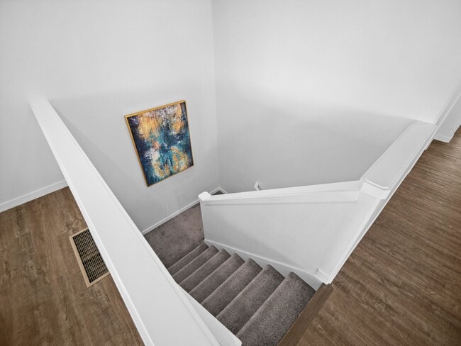 Building Photo - 4 bedroom Modern Home at Eagle Ridge Estates