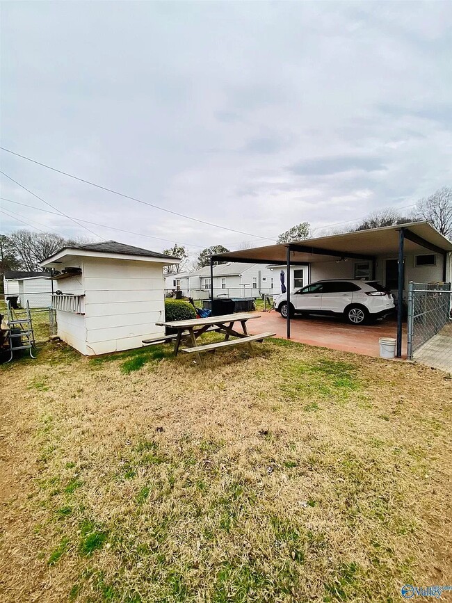 Building Photo - 1204 19th Ave SE