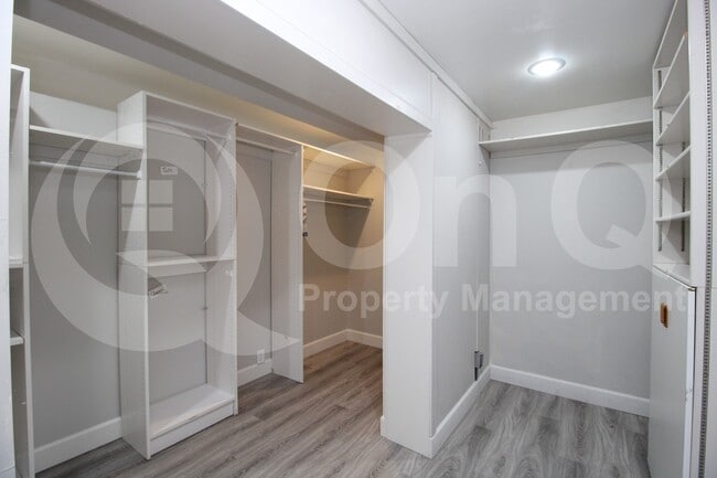 Building Photo - 6149 E Delcoa Ave