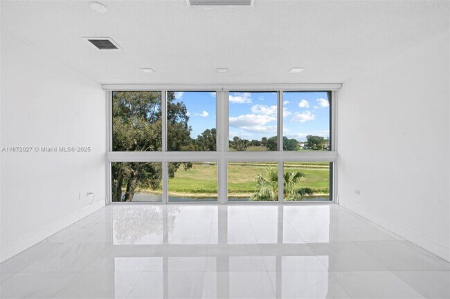 Building Photo - 6795-6793 Brookline Dr