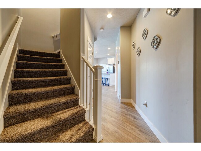 Building Photo - 718 S 1840 W