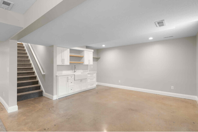 Building Photo - 3528 S 900 E