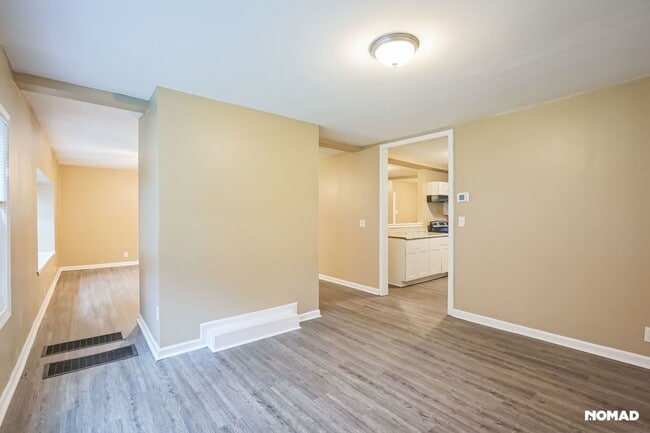 Building Photo - 1461 Centra Villa Dr SW