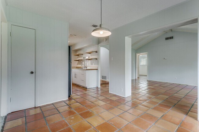 Building Photo - 9515 Reece Dr