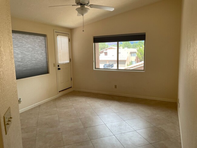 Building Photo - $1,000 MOVE IN CREDIT OFFERED!