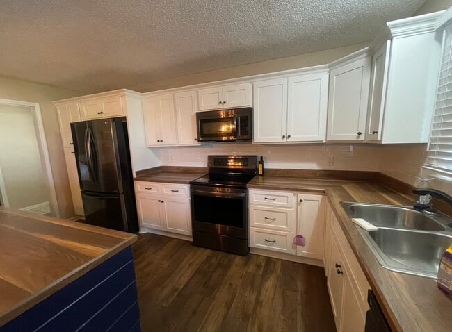 Building Photo - 11324 Rineyville Rd