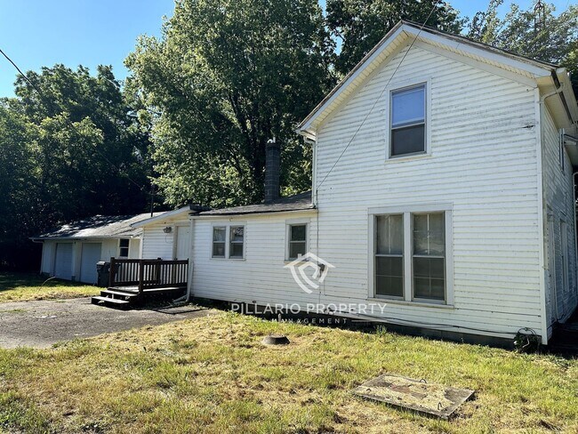 Building Photo - 2-Bedroom Home With 2 car Garage, in Webster, IN, Available NOW!