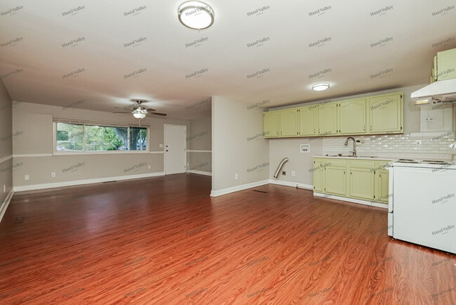 Building Photo - 4500 Henrich Dr