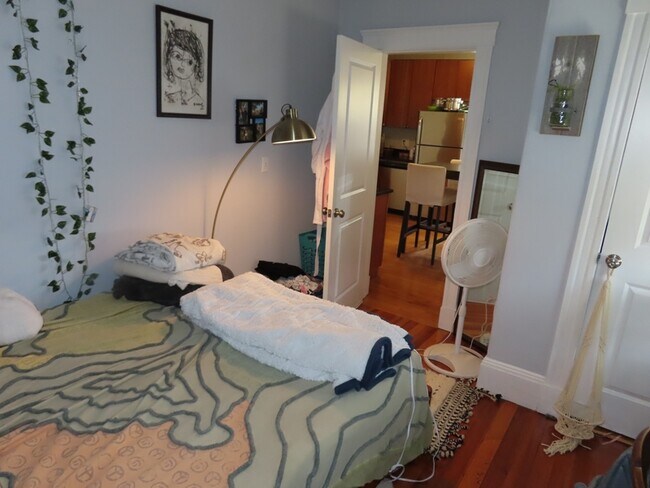 Building Photo - 247 Boston St