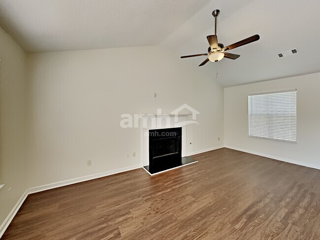 Building Photo - 341 Brookside Dr