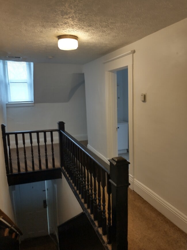 Building Photo - 437 Breck Ave