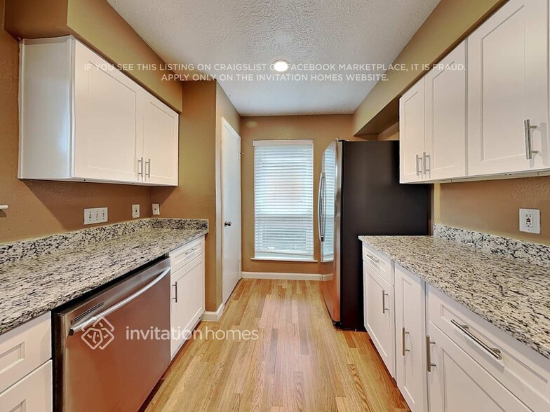 Building Photo - 2415 Pilgrims Bend Dr