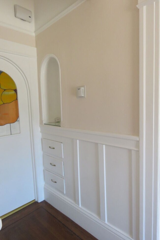 Building Photo - Noe Valley House - 3 beds-1.5 baths - VIEW - garage